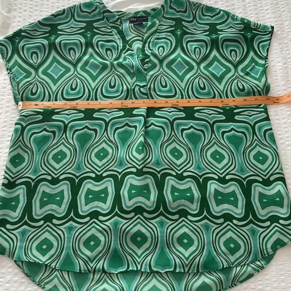 Jones New York Green Patterned Blouse - Picture 8 of 8